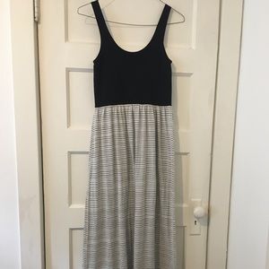 Lou & Grey Black/Striped Maxi Dress XS/S